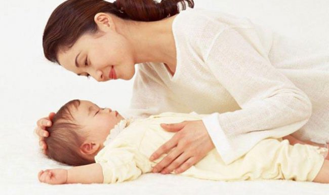 10 điều bạn tuyệt đối tránh khi chăm sóc trẻ sơ sinh