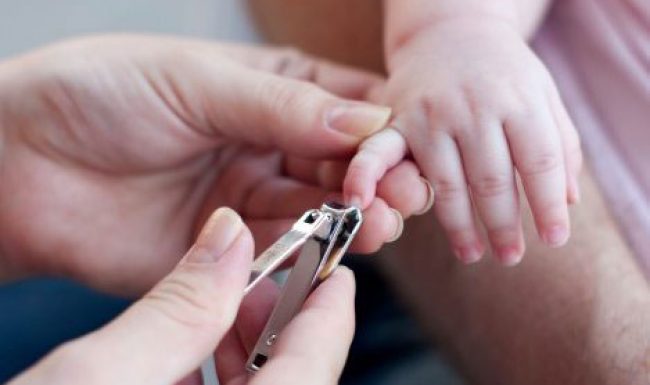 8 mẹo cắt móng tay cho trẻ an toàn các mẹ nên biết