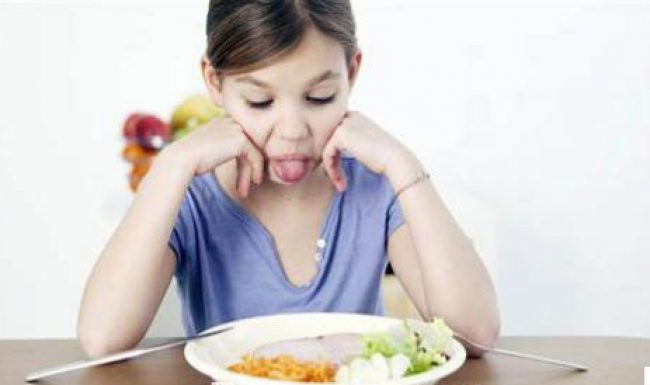9 sai lầm của cha mẹ khiến trẻ ngày càng biếng ăn
