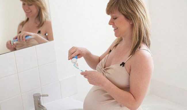 Cách chăm sóc răng miệng cho bà bầu an toàn đúng cách khi mang thai