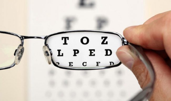 Cận thị là bệnh gì? Các triệu chứng cận thị thường gặp & cách điều trị tốt nhất